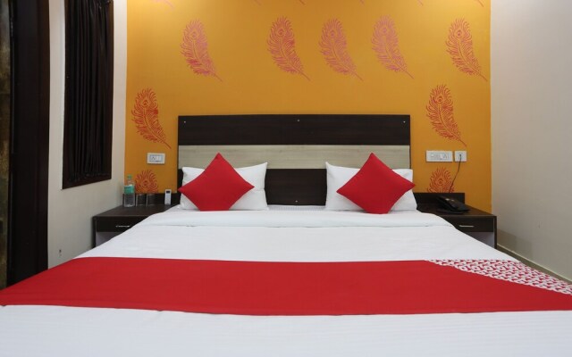 Oyo 42619 Diamond Key Residency