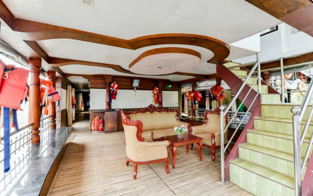 OYO 23482 Sht Symphony Premium Sharing Houseboat