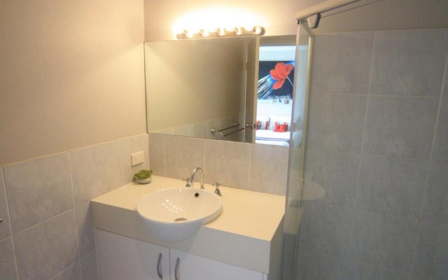 339 Pacific Blue 265 Sandy Pt Road HUGE RESORT LAGOON POOL – Bathroom – Salamander Bay