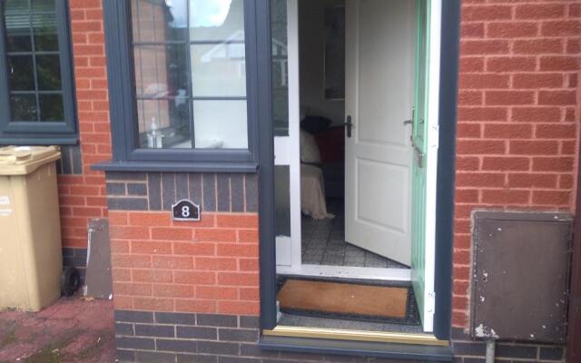 Beautiful 2-bed House in Bolton With Free Parking