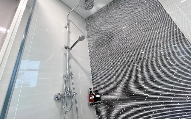 Neu Suites Horizon View Apartments