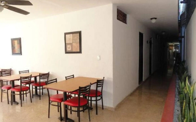 Las Dalias Inn