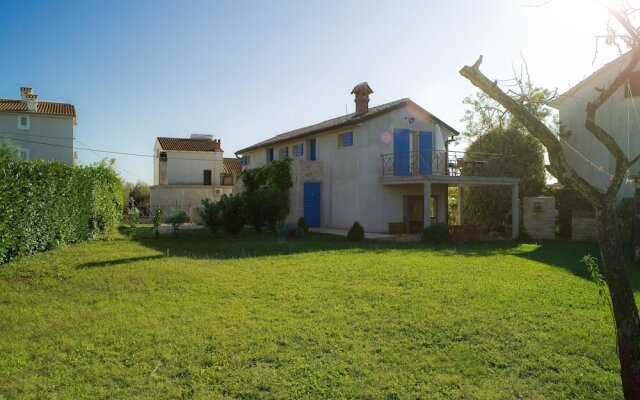 Apartments Ivas