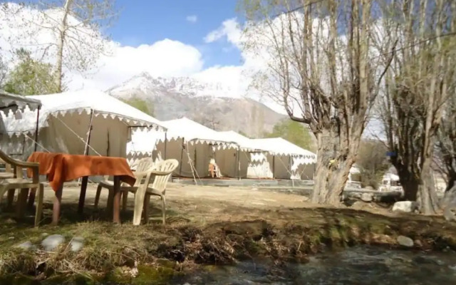 Royal Deluxe Camp