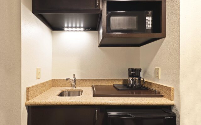 Holiday Inn Express Hotel & Suites Colby