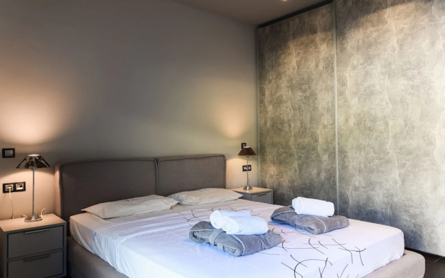 Villa Selenia Gold