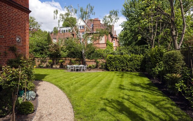 Luxurious Hampstead Home with Gorgeous Garden