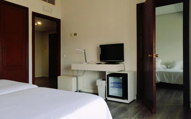 Hotel Mir Octavio