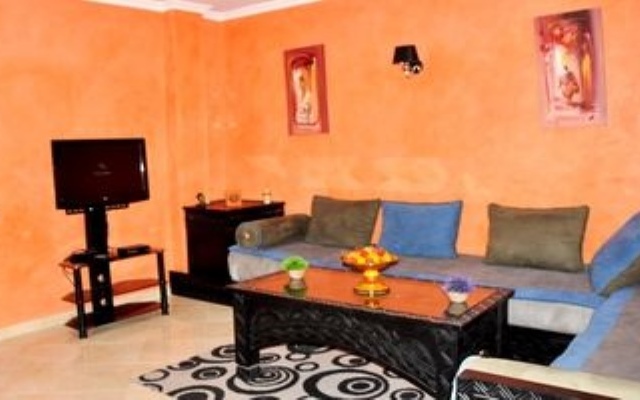 Deepcurl Guest House