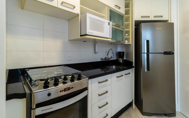 Apto em cond. a beira mar com piscina EAR0401