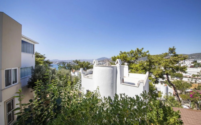 Enchanting House With Backyard in Bodrum