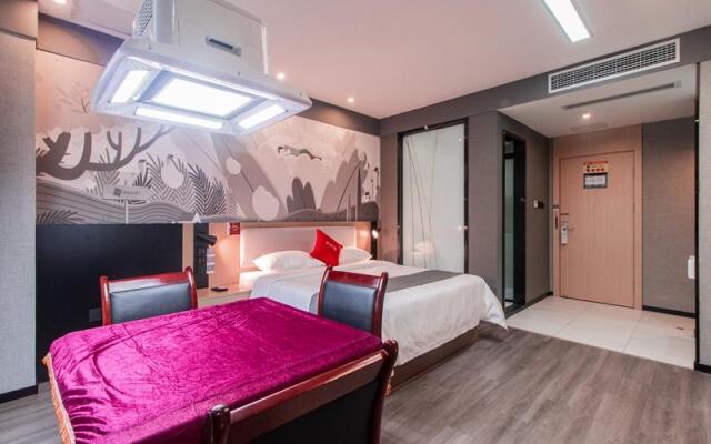 Thank Inn Guizhou Bijie Qianxi County High-Speed Railway Station