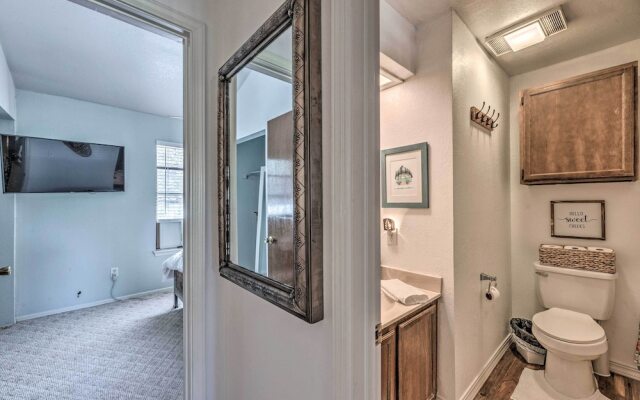 Updated Ruidoso Mountain Escape w/ Deck & Balcony!