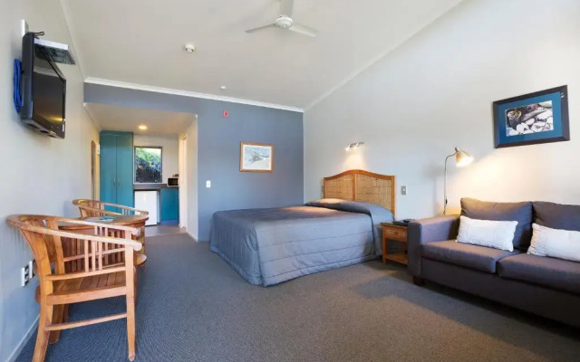 Beach House Motel