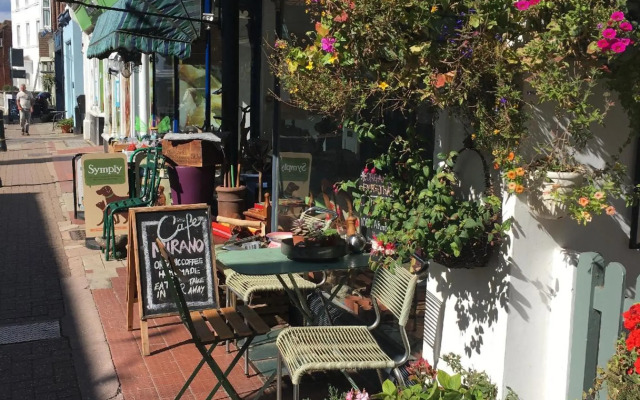 Morleys Bistro | By Huluki Sussex Stays