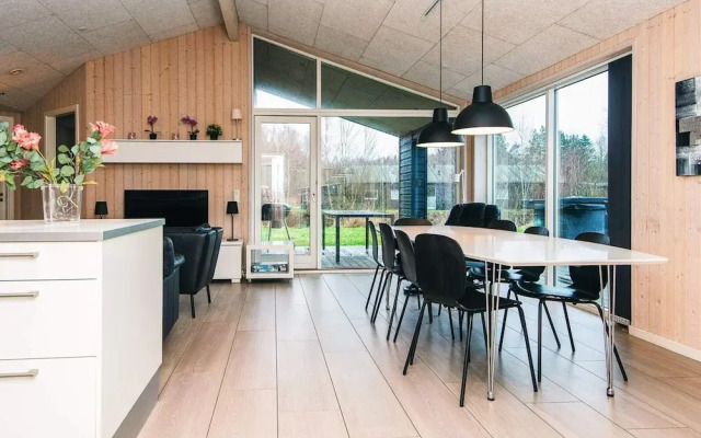 10 Person Holiday Home in Glesborg-by Traum