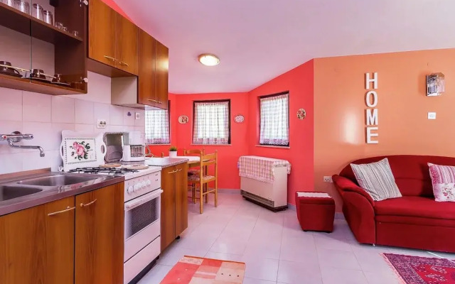 Apartment in Private House With Shared Pool