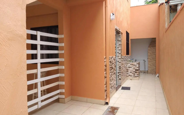 Casa 01 Dorm Terreno Compartido