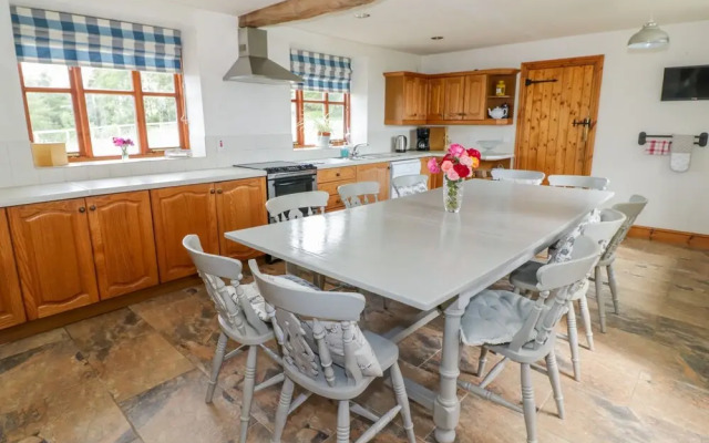 Hollywall Cottage