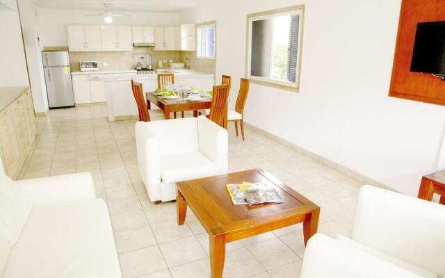 Green9 Hotel & Beach Resort Same