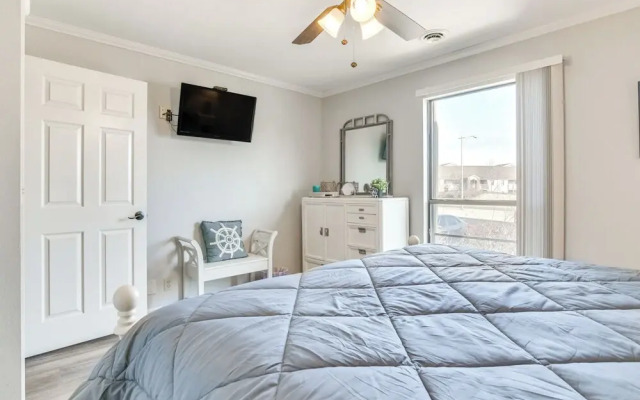 Branson Family Condo: Golf, Relax & Swim!