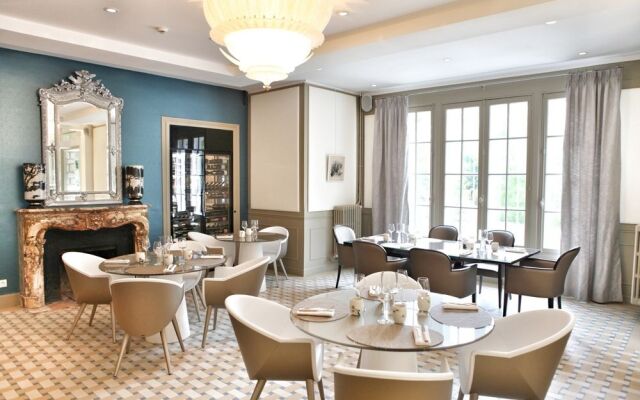 Hotel The Originals Le Jardin des Plumes (ex Relais du Silence)