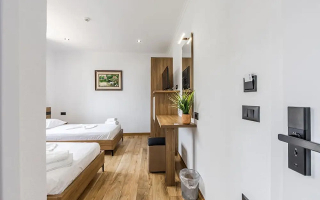 Bliss Double Room in Gjirokast r