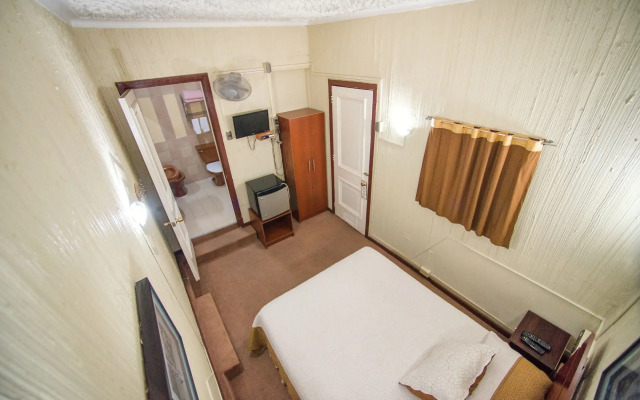 Hotel Sahara Inn