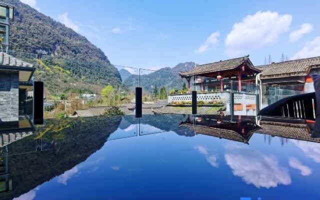 Qingcheng Houshan ·Yueting Lanshe Hot Spring Homestay