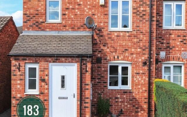 Remarkable 3-bed House in Sheffield