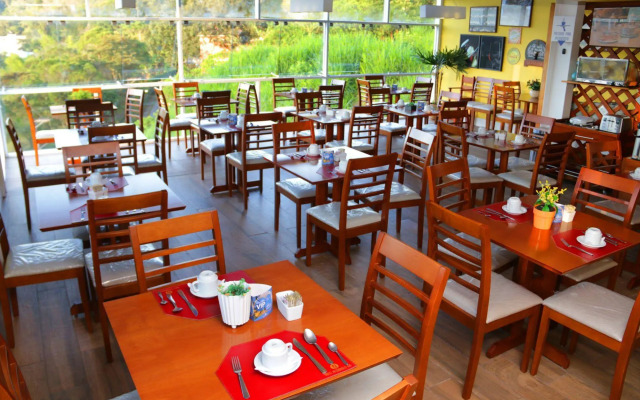 Hotel Petropolis Inn