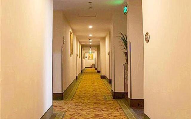 GreenTree Inn Shanghai Hongqiao Hub Convention Center Huaxiang Road Shell Hotel
