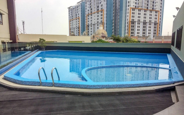 Best Location Studio Room Atria Residence Apartment Gading Serpong By Travelio