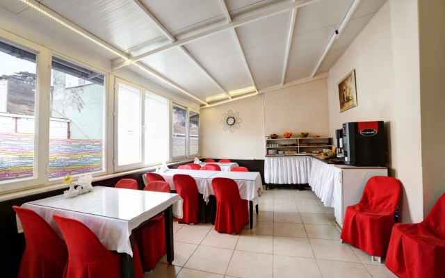 Serenity Hotel