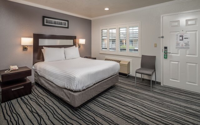 Redwood Creek Inn