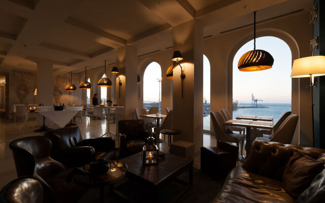 SeePort Hotel