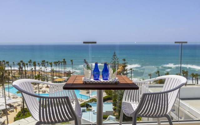 Leonardo Plaza Cypria Maris Beach Hotel & Spa