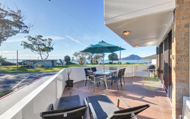 Water views at Fleetwood 2 - Shoal Bay