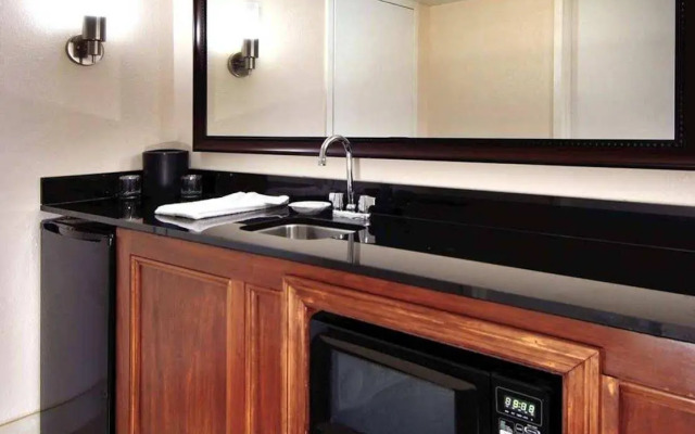 Embassy Suites by Hilton Brunswick