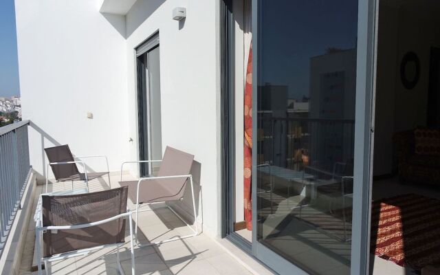 B04 - Luxury 2 bed with top terrace pool by DreamAlgarve