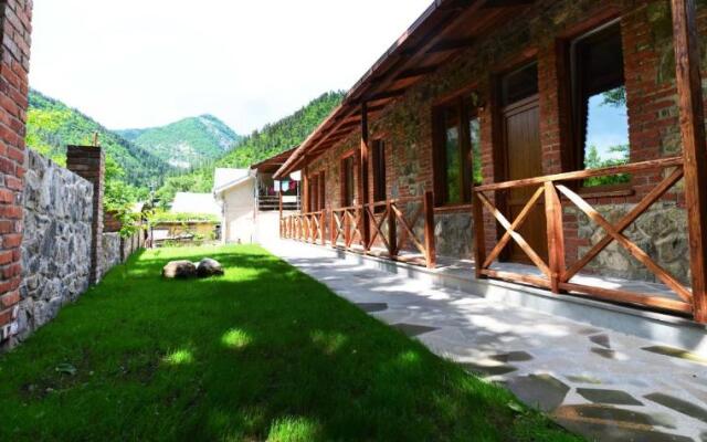 Borjomi Cottages