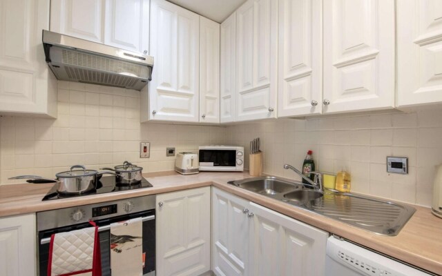 Modern 2 Double Bedroom Apartment in Kensington