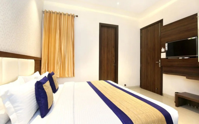 Hotel Grand Star by OYO Rooms