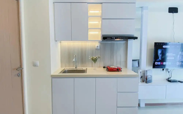 Minimalist Tidy 2Br At Meikarta Apartment