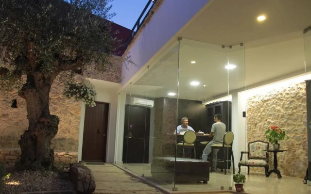 Agartha Boutique Hotel - StoneHouse