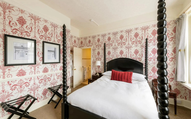 The Royal Hotel