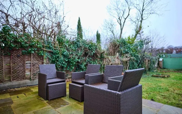 The Rosebery Retreat - Inviting 4bdr With Garden