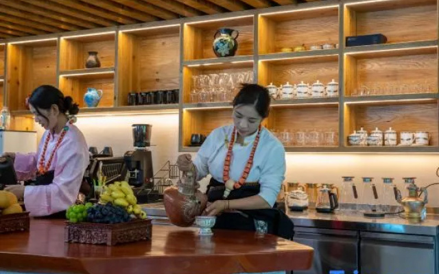 Songpan Awang Chinese Inn Homestay – People – Ngawa