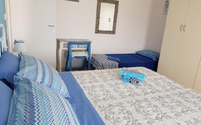 Very cosy house with fabulous sea view!