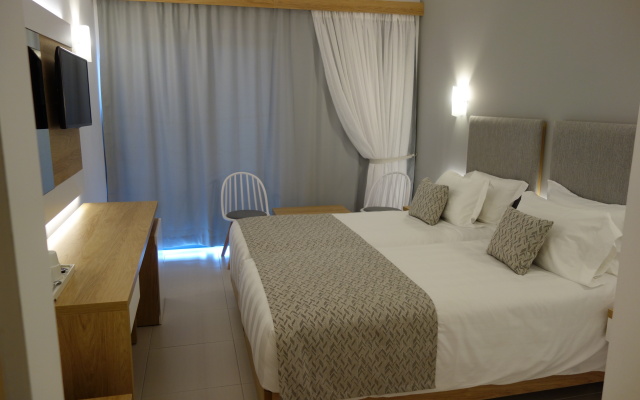 Rhodos Horizon City- Adults only
